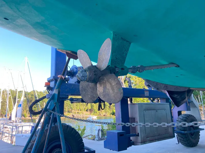 Harmony Yacht Photos Pics Propeller of 2005 Tillotson-Pearson J-160 boat on dry dock.