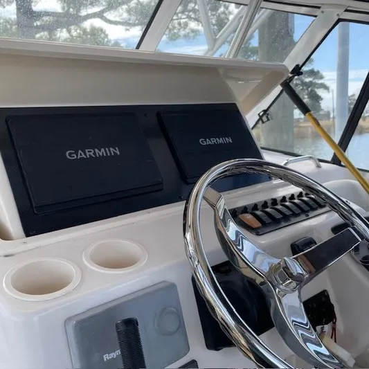 Freedom Yacht Photos Pics New Garmin Chart Plotter/Radar Display