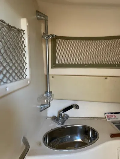 Freedom Yacht Photos Pics Head Shower & Sink