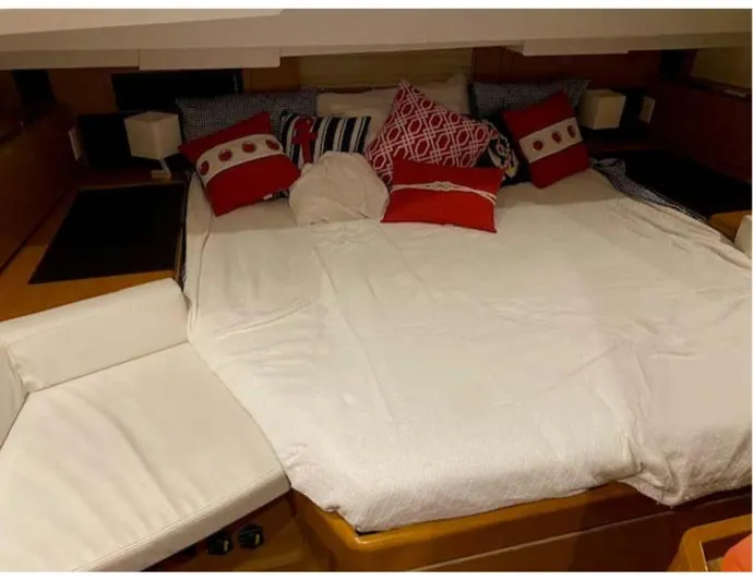 Beverly Isabella Yacht Photos Pics 