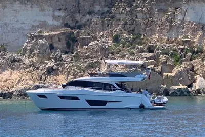 2021 Ferretti Yachts 500