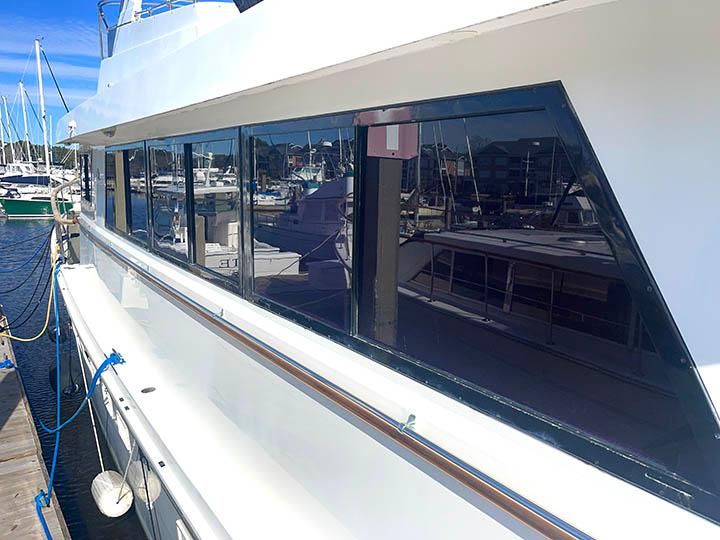 1989 Hatteras 80 Cockpit Motoryacht