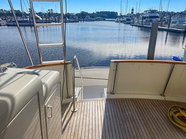 1989 Hatteras 80 Cockpit Motoryacht