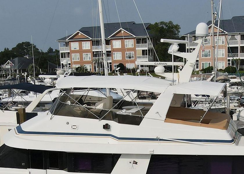 1989 Hatteras 80 Cockpit Motoryacht