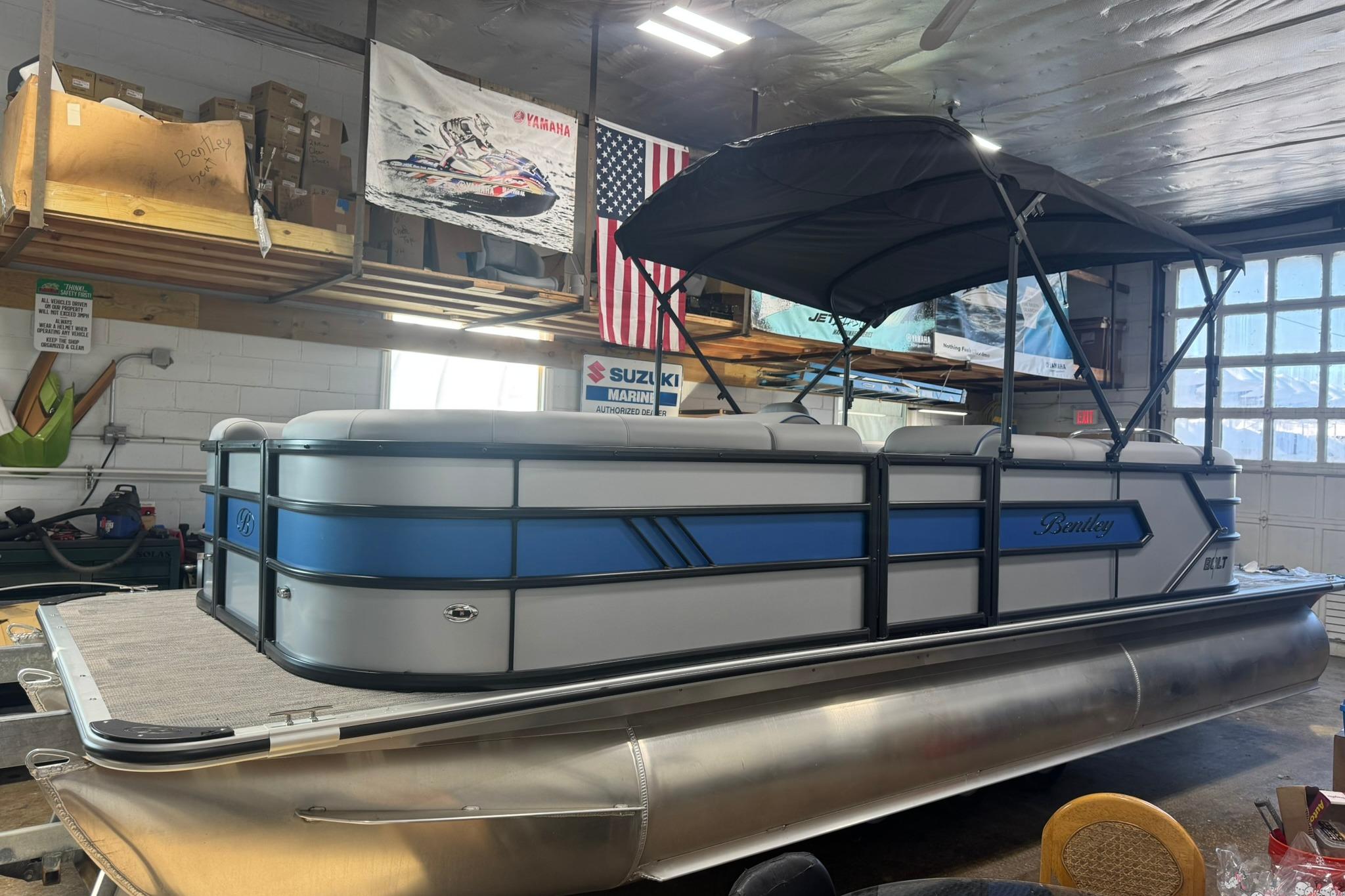 Bentley Pontoons Bolt 223