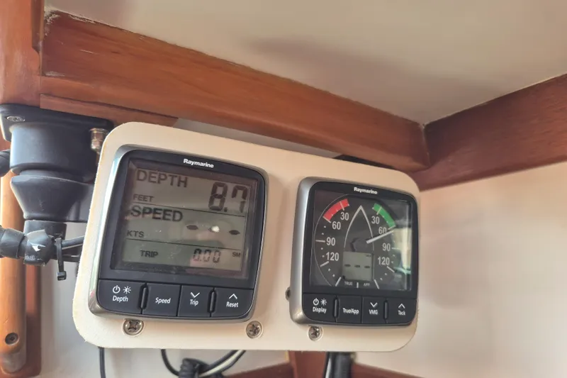 Pearl Yacht Photos Pics Raymarine depth and speed instruments on a 1996 Cape George 36 sailboat.