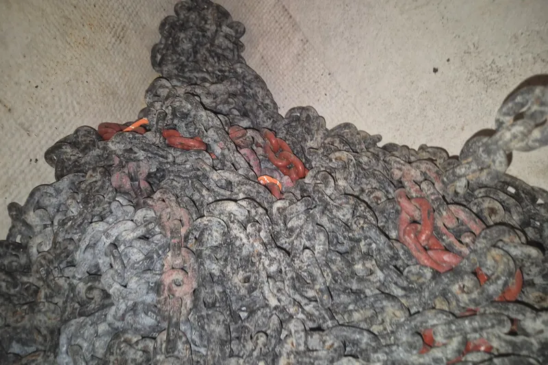 Pearl Yacht Photos Pics Tangled rusty chains in a Cape George 36, 1996 model.