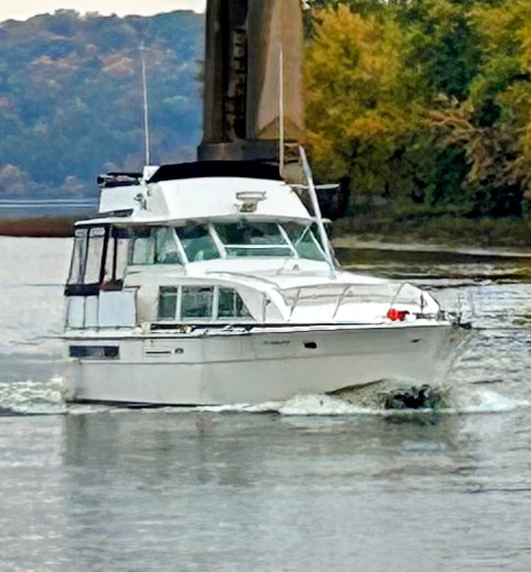 Bertram 42 Motor Yacht