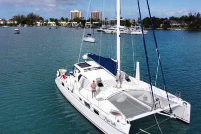 Catana 582