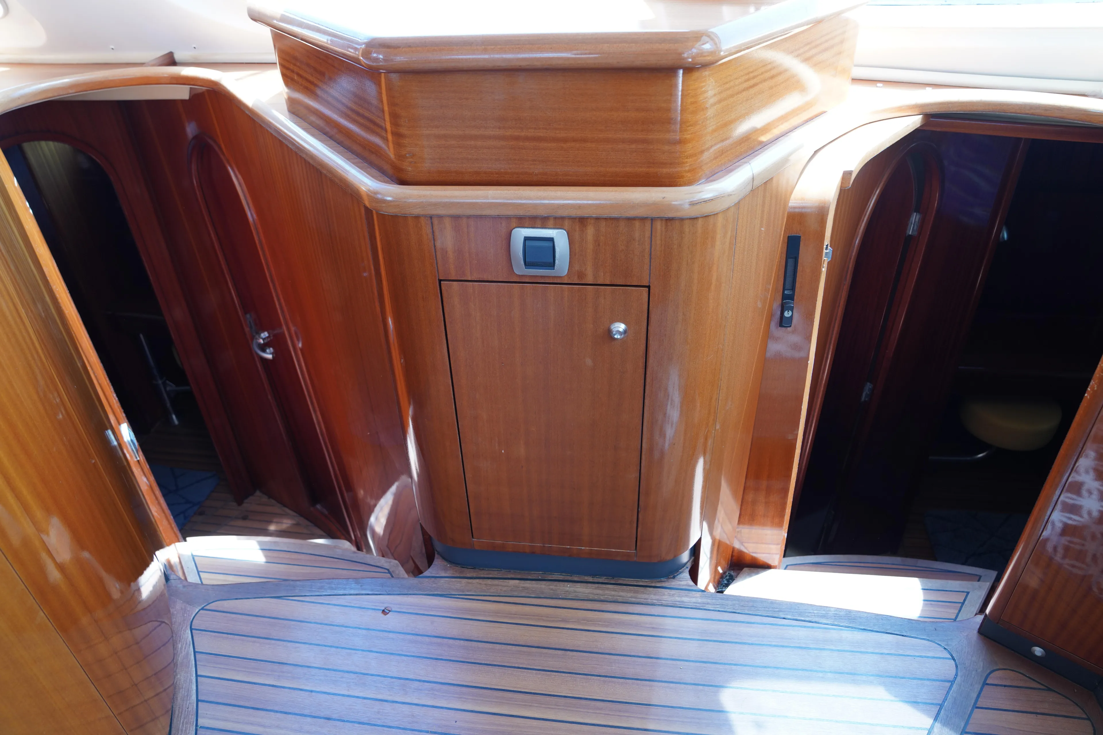 Mariah Yacht Photos Pics 