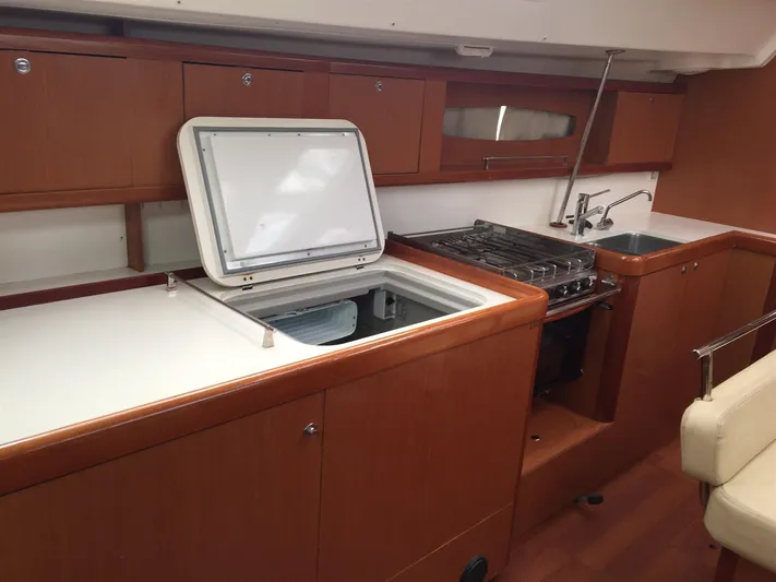  Yacht Photos Pics Beneteau Oceanis 46