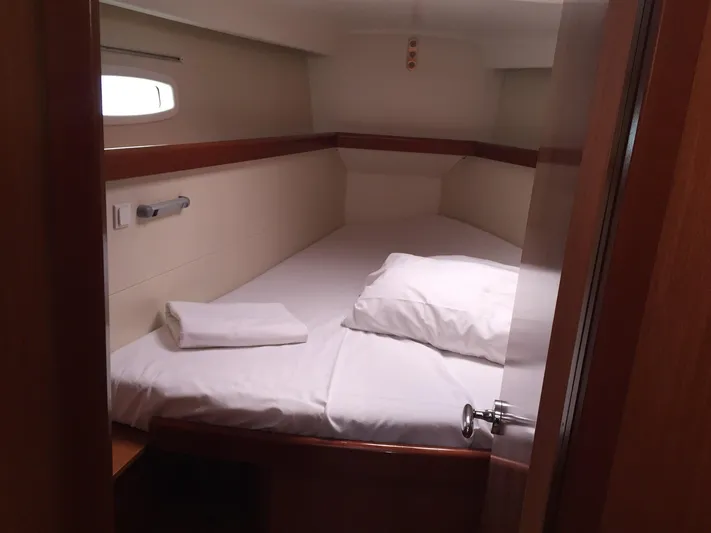  Yacht Photos Pics Beneteau Oceanis 46