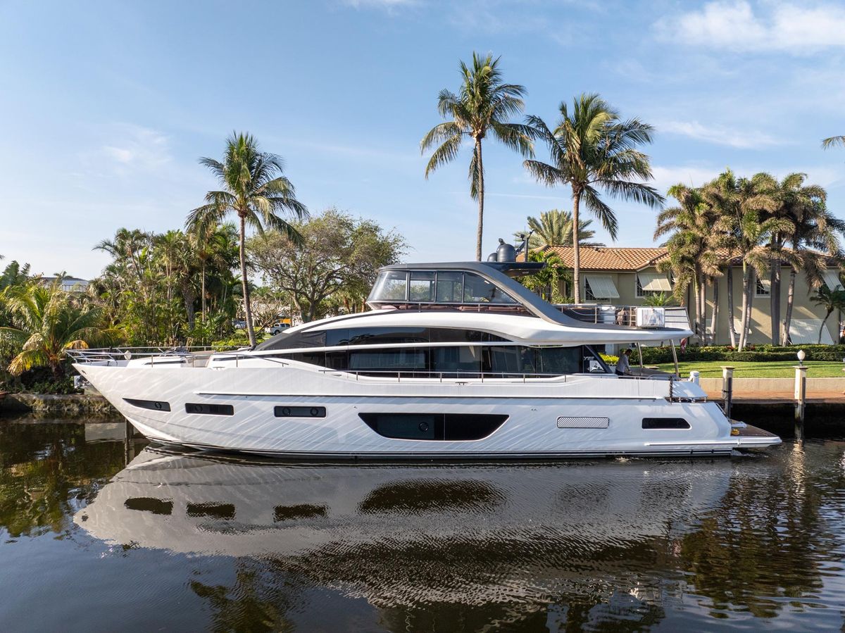 2019 Princess 85 