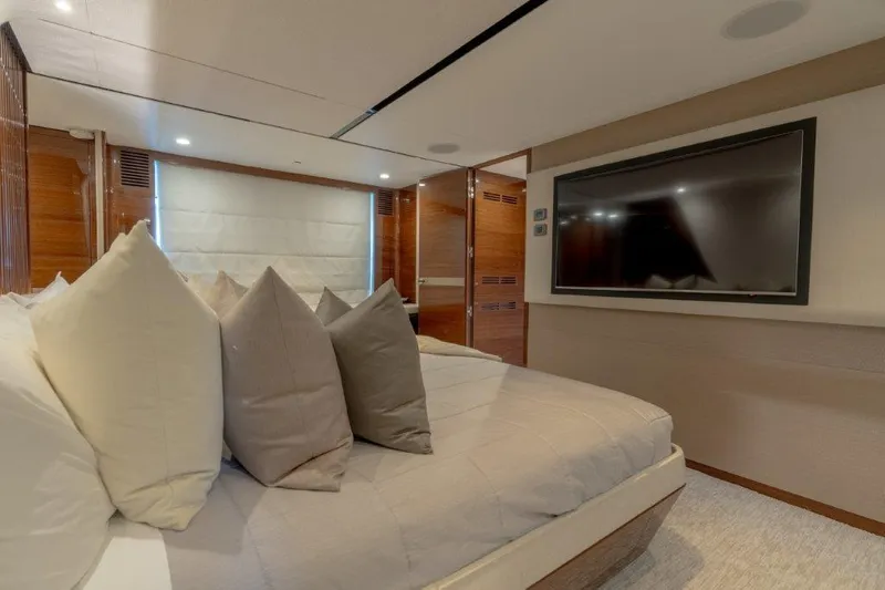 Kaos Yacht Photos Pics Princess 85 Kaos - Master Stateroom