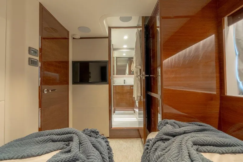 Kaos Yacht Photos Pics Princess 85 Kaos - Guest Stateroom