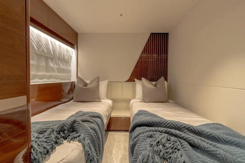 Kaos Yacht Photos Pics Princess 85 Kaos - Guest Stateroom