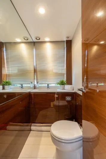 Kaos Yacht Photos Pics Princess 85 Kaos - Guest Head