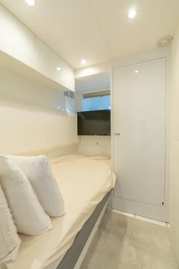 Kaos Yacht Photos Pics Princess 85 Kaos - Crew