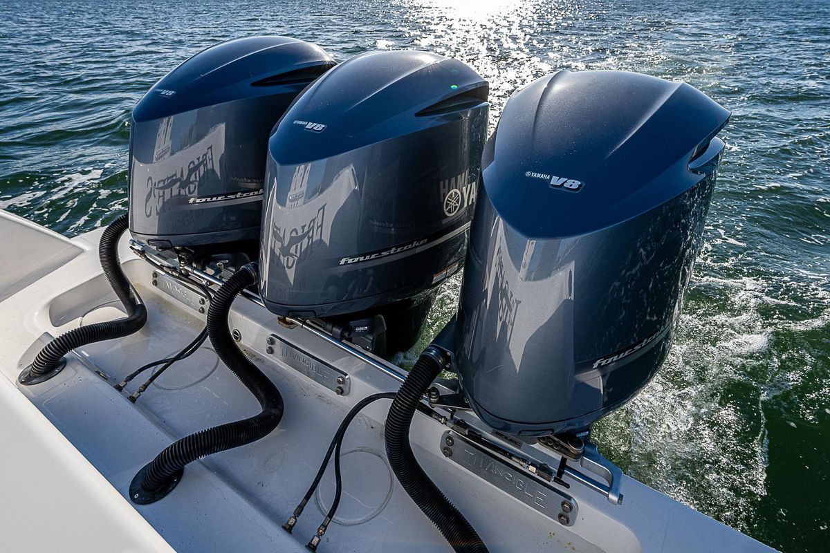 2017 Invincible 42 