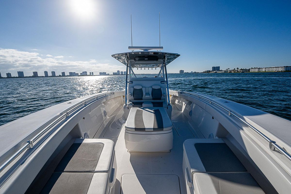 2017 Invincible 42 
