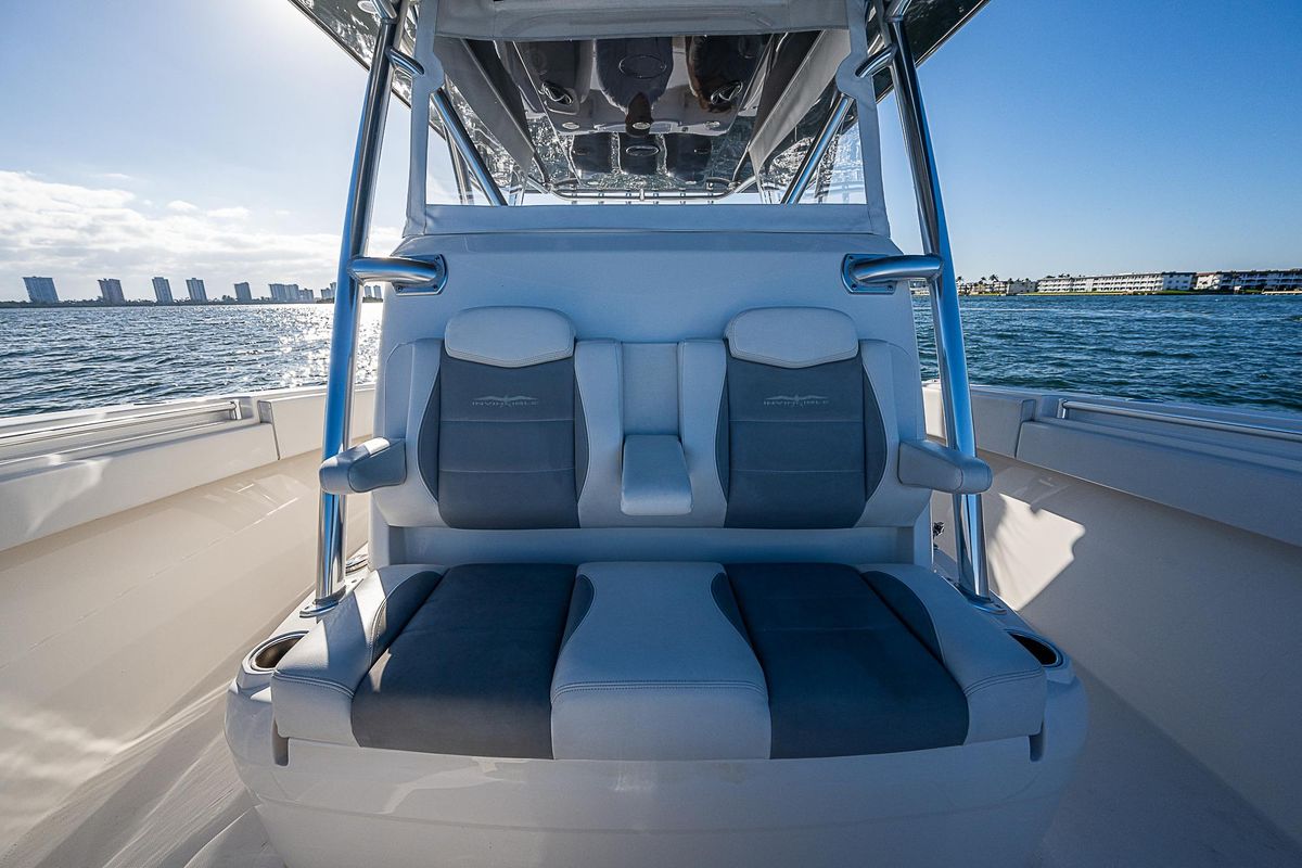 2017 Invincible 42 