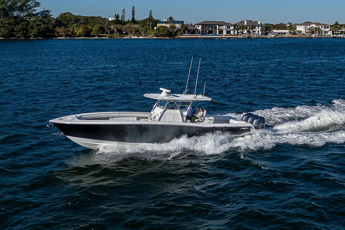 2017 Invincible 42 