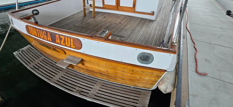 Tortuga Azul Yacht Photos Pics 