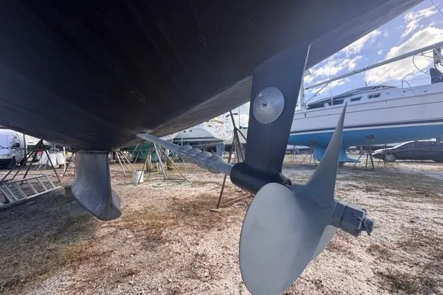 Pickle Yacht Photos Pics Bottom view of a 1989 Hylas 44 sailboat, showcasing the propeller and rudder.