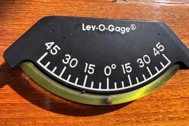 Pickle Yacht Photos Pics Incline gauge on 1989 Hylas 44 boat, displaying angle measurements.