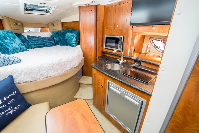 Familia Yacht Photos Pics 