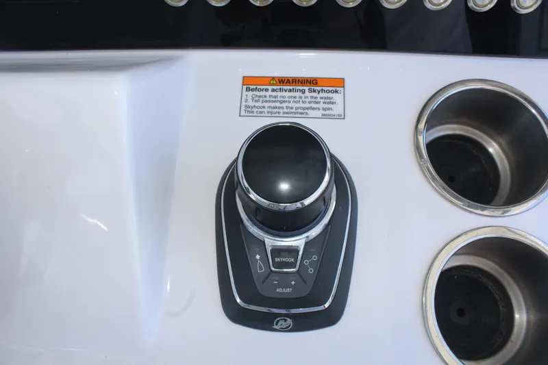  Yacht Photos Pics Joystick Control w / Autopilot