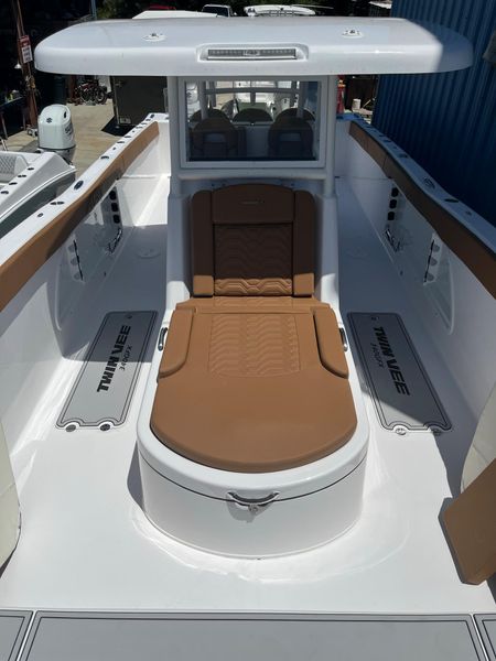2023 Twin Vee 340 GFX