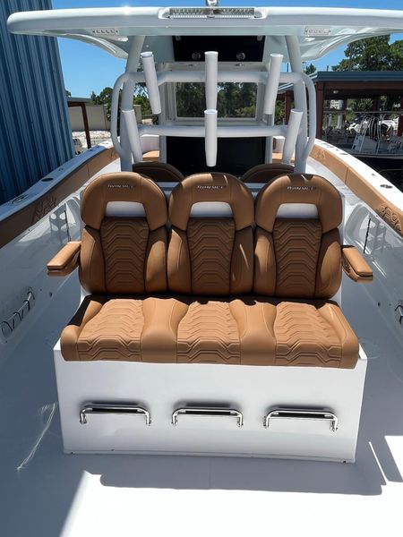 2023 Twin Vee 340 GFX
