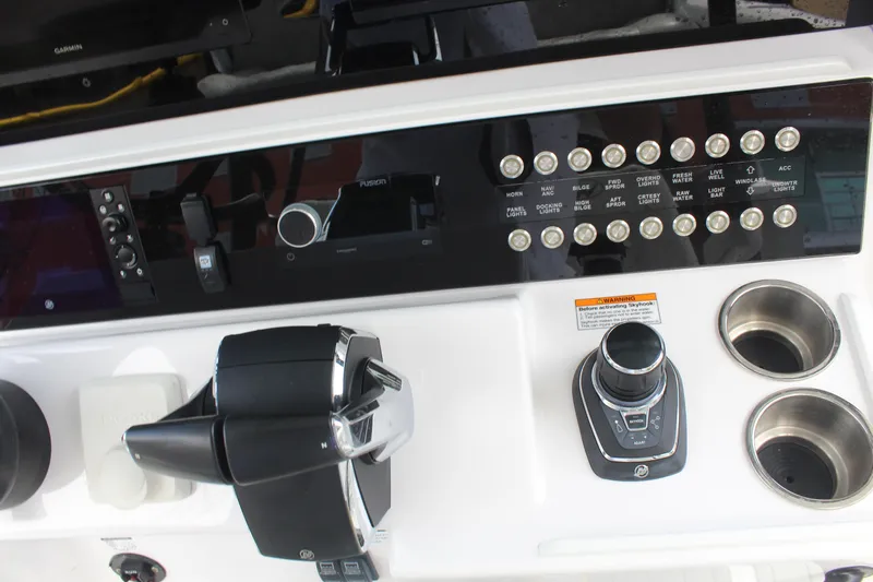  Yacht Photos Pics Mercury Verado Joystick