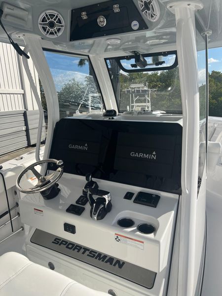 2021 Sportsman Open 302 Center Console