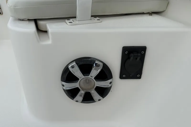 Big Blue Yacht Photos Pics Century 3200 Center Console 2017 boat speaker and outlet detail.