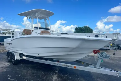 NauticStar 231 Hybrid