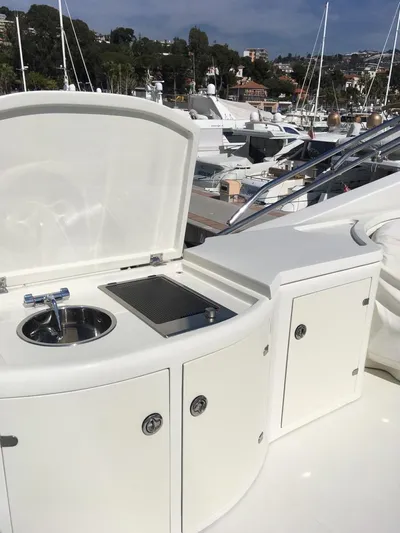  Yacht Photos Pics FLYBRIDGE