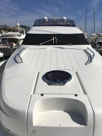  Yacht Photos Pics BOW AREA