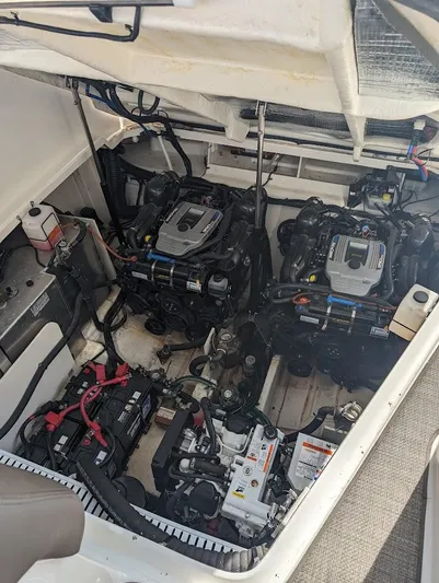 So Lucky Yacht Photos Pics Engine compartment of a 2015 Sea Ray 330 Sundancer boat.