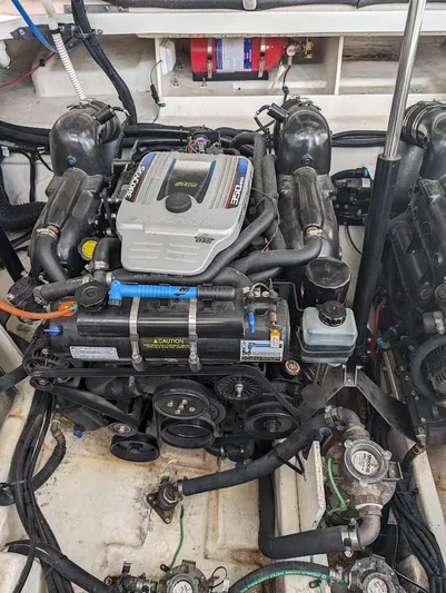 So Lucky Yacht Photos Pics Engine compartment of a 2015 Sea Ray 330 Sundancer boat.