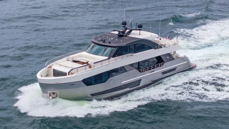 Pinch Me Yacht Photos Pics Luxury 2021 Ocean Alexander 28R yacht cruising on open water.