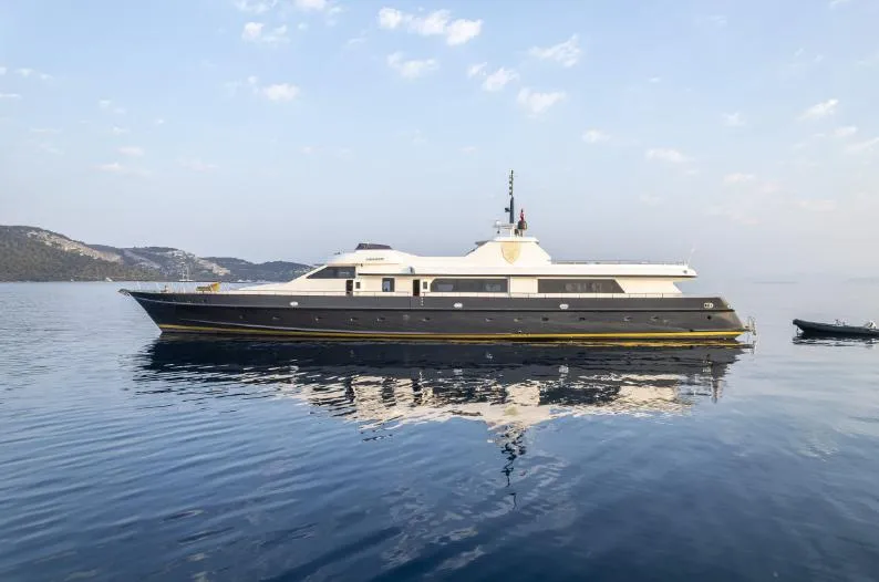 Sea Star Yacht Photos Pics 