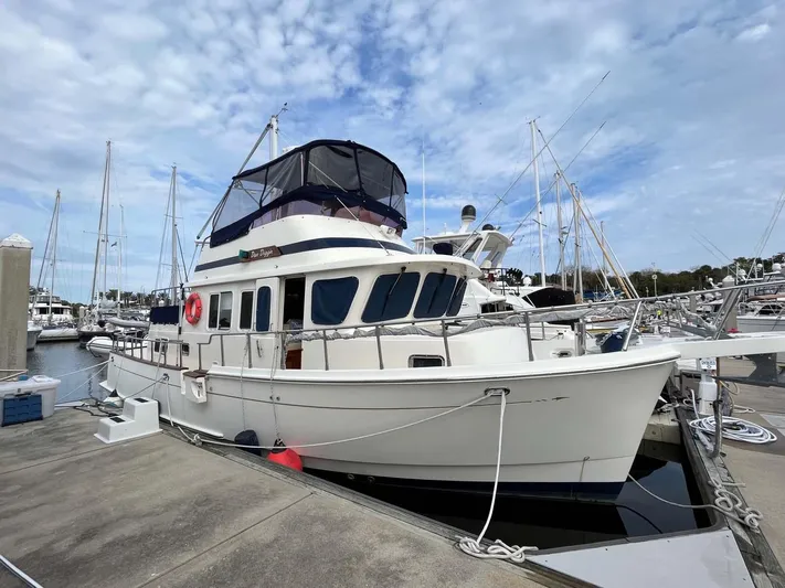 Dun Digg'n Yacht Photos Pics 