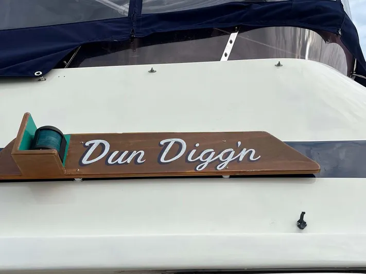 Dun Digg'n Yacht Photos Pics 