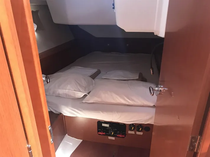  Yacht Photos Pics Beneteau Oceanis 45