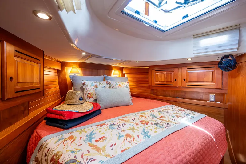 Safe Haven Yacht Photos Pics 