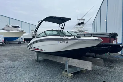 Yamaha Boats AR195