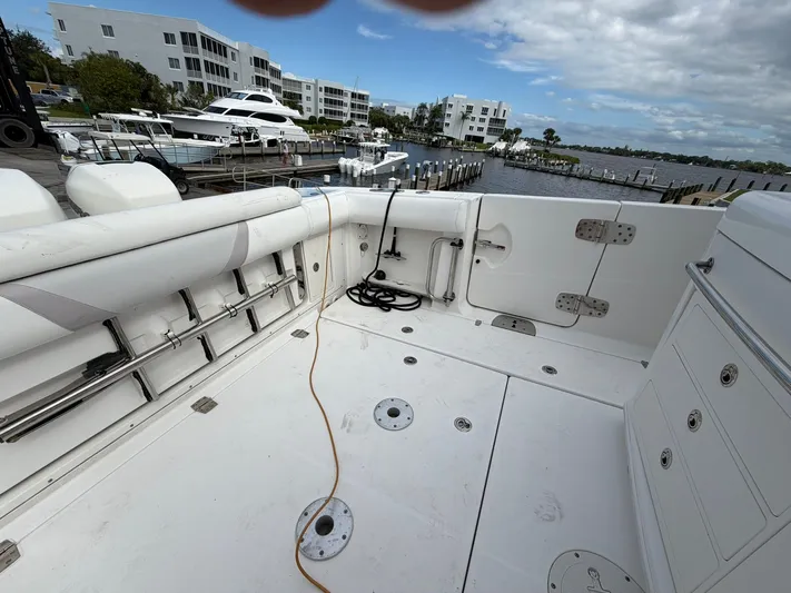 Fish Club Yacht Photos Pics 