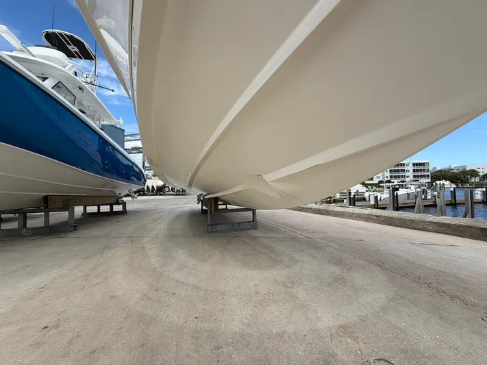 Fish Club Yacht Photos Pics 